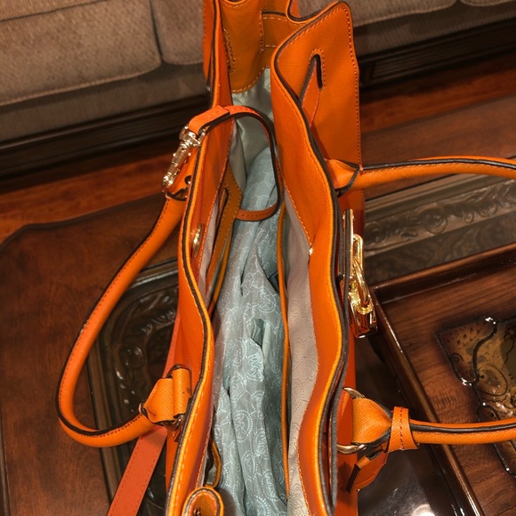 Authentic Michael Kors Large Orange Hamilton Tote - Picture 7 of 9